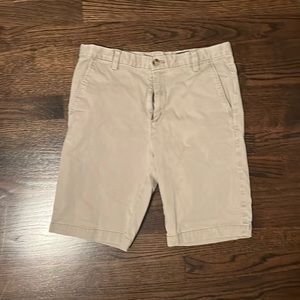 Vineyard Vines khaki shorts